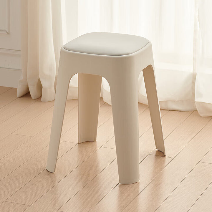 Chaise de salle à manger carrée empilable en PP avec revêtement en cuir PU, style minimaliste moderne, pour salle à manger et cuisine 