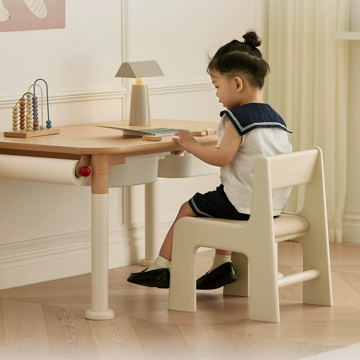 Silla de estudio infantil tapizada de madera de haya - Asiento nórdico para niños pequeños con respaldo alto, cojín suave y bordes redondeados para sala de estar 