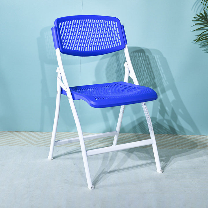 Moderner minimalistischer Plastik- und Stahl-Klappstuhl mit atmungsaktivem Sitz für Studium und Home Office 