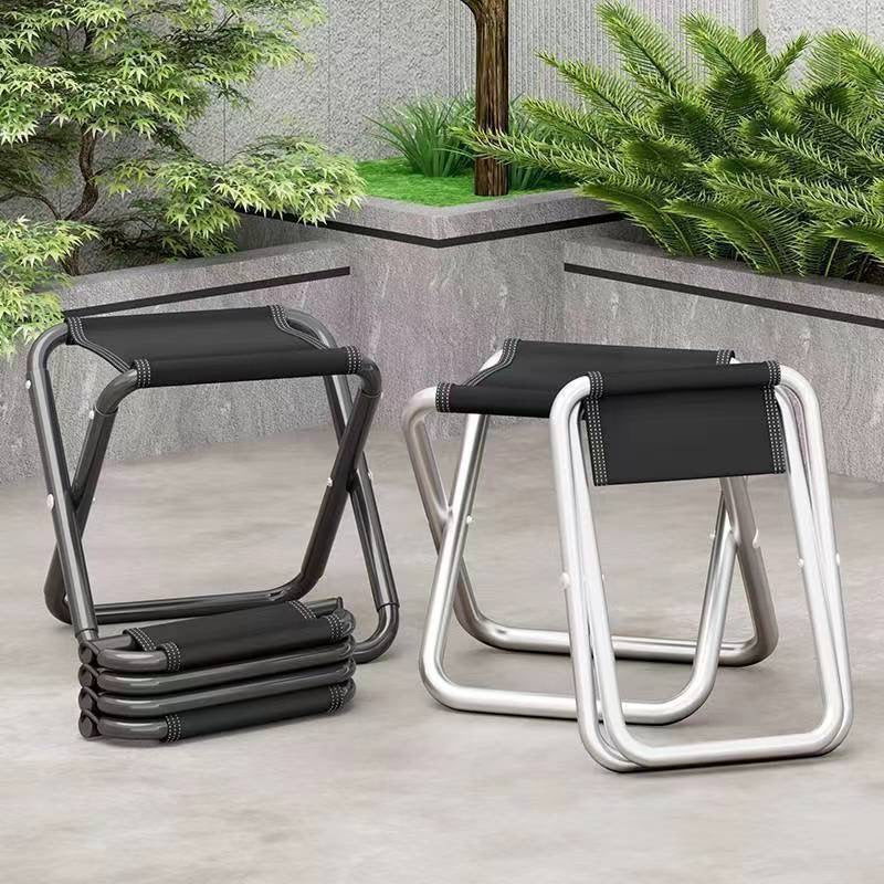 Tabouret bas pliant carré en tissu minimaliste moderne et acier au carbone avec design portable pour patio extérieur 