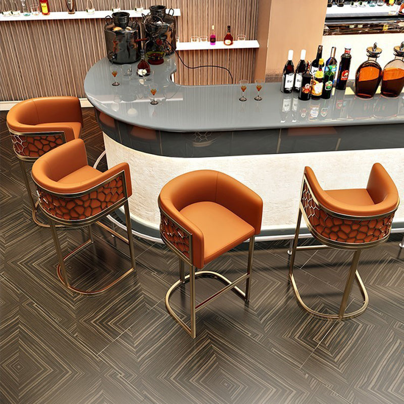 Modern Luxury Faux Leather &amp; Metal Curved Oval Bar Stool With Armrests &amp; Footrest For Kitchen &amp; Bar Counter