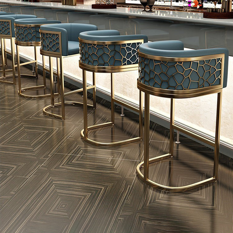 Modern Luxury Faux Leather &amp; Metal Curved Oval Bar Stool With Armrests &amp; Footrest For Kitchen &amp; Bar Counter