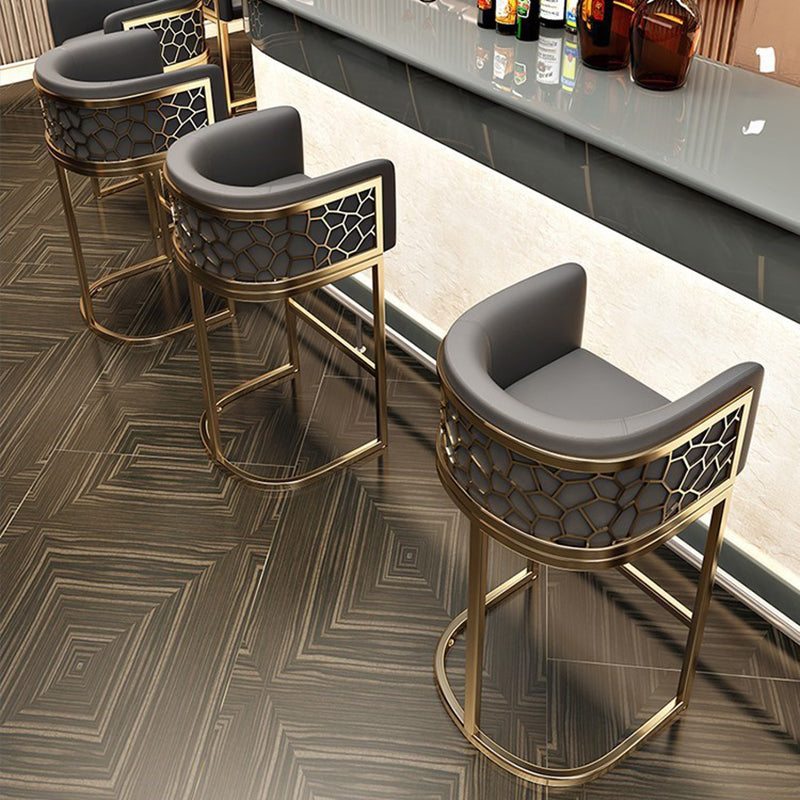 Modern Luxury Faux Leather &amp; Metal Curved Oval Bar Stool With Armrests &amp; Footrest For Kitchen &amp; Bar Counter