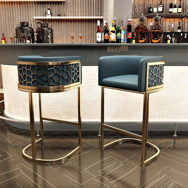 Modern Luxury Faux Leather &amp; Metal Curved Oval Bar Stool With Armrests &amp; Footrest For Kitchen &amp; Bar Counter