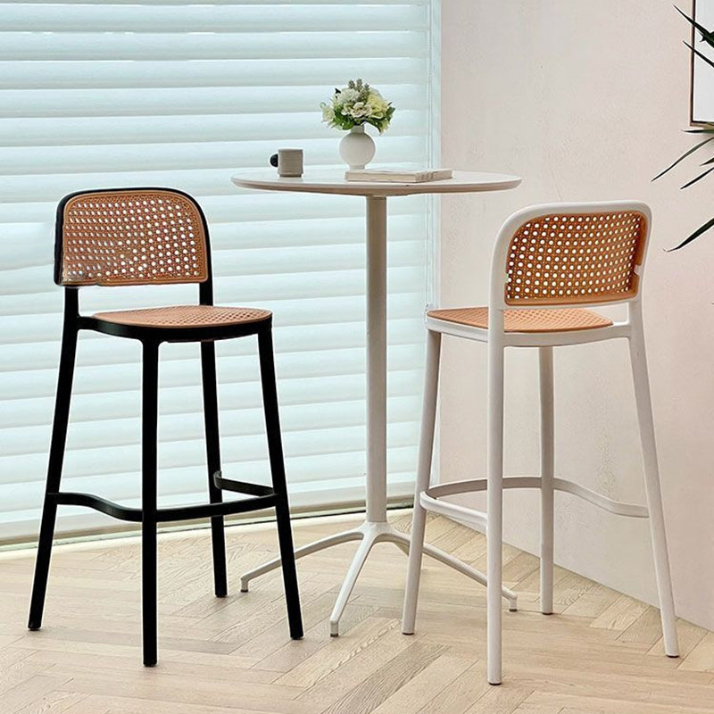 Tabouret de bar carré en tissage PP scandinave contemporain avec dossier et repose-pieds pour cuisine et comptoir de bar 
