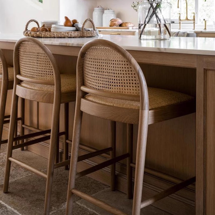 Tabouret de bar carré et semi-rond en rotin traditionnel japonais et en bois massif avec dossier et repose-pieds pour cuisine et bar 
