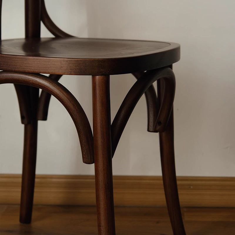 Silla de comedor contemporánea retro de madera de haya con asiento de tela de ratán y cuero sintético redondo con respaldo curvado para comedor 