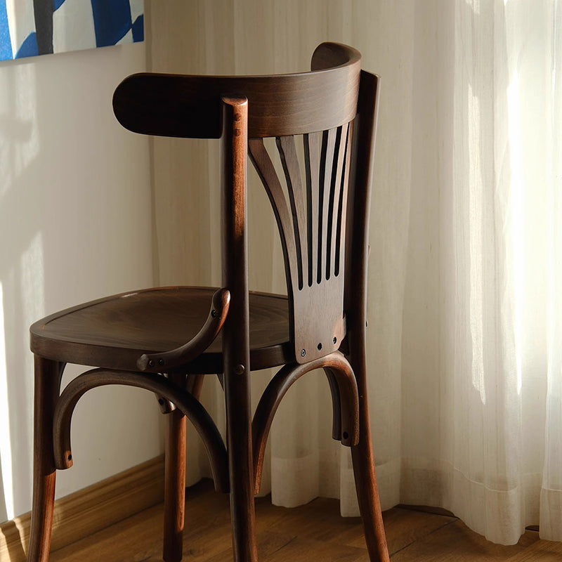 Silla de comedor contemporánea retro de madera de haya con asiento de tela de ratán y cuero sintético redondo con respaldo curvado para comedor 