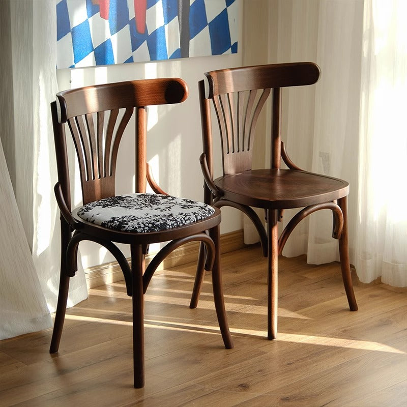 Silla de comedor contemporánea retro de madera de haya con asiento de tela de ratán y cuero sintético redondo con respaldo curvado para comedor 