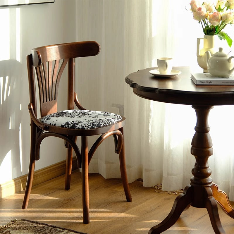 Silla de comedor contemporánea retro de madera de haya con asiento de tela de ratán y cuero sintético redondo con respaldo curvado para comedor 