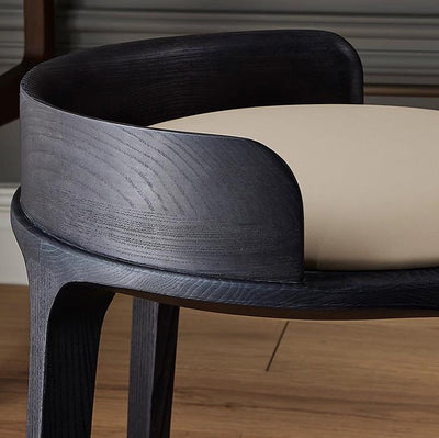 Zeitgenössischer Retro-Hocker aus Eschenholz und Leder mit Rückenlehne für das Schlafzimmer 