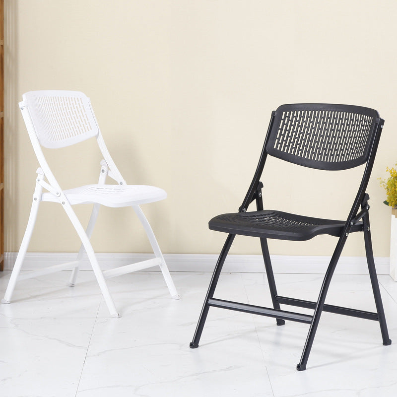 Chaise de bureau pliante carrée moderne minimaliste en PP et en acier avec dossier pour la maison et le bureau 