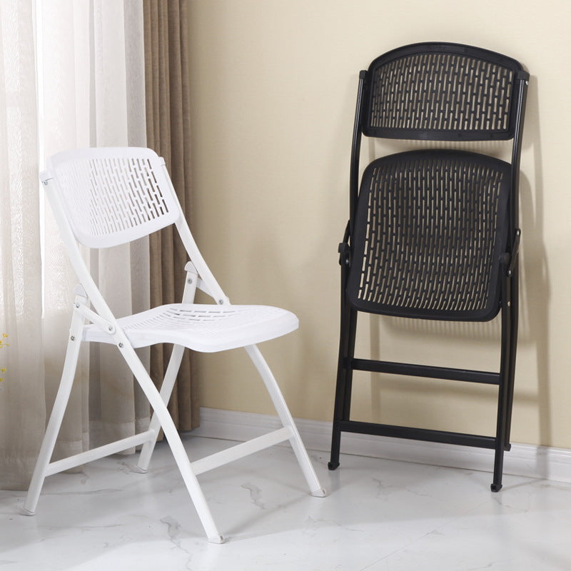Chaise de bureau pliante carrée moderne minimaliste en PP et en acier avec dossier pour la maison et le bureau 