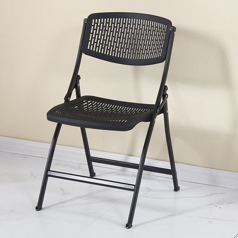 Chaise de bureau pliante carrée moderne minimaliste en PP et en acier avec dossier pour la maison et le bureau 