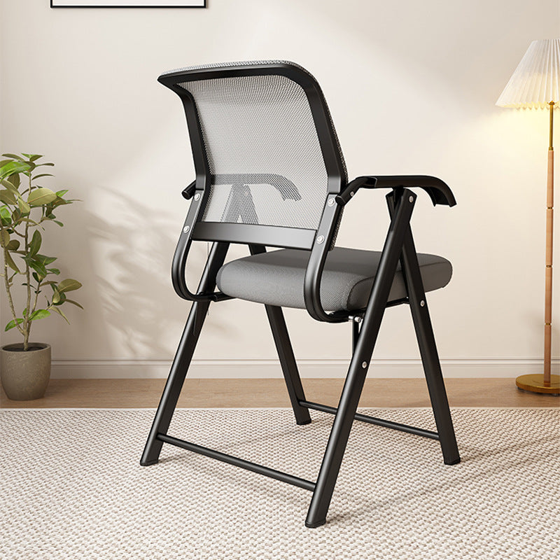 Moderner minimalistischer klappbarer Netzschwamm-Kohlenstoffstahl-Quadrat-Schreibtischstuhl mit Rückenlehne und Armlehnen für das Home Office oder das Studium 