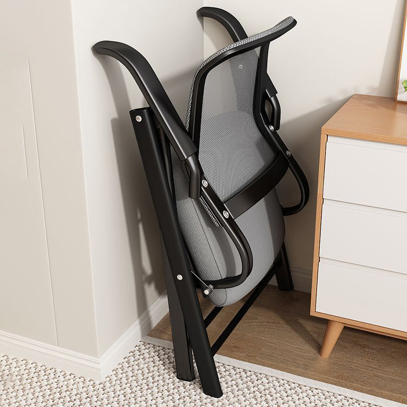 Moderner minimalistischer klappbarer Netzschwamm-Kohlenstoffstahl-Quadrat-Schreibtischstuhl mit Rückenlehne und Armlehnen für das Home Office oder das Studium 