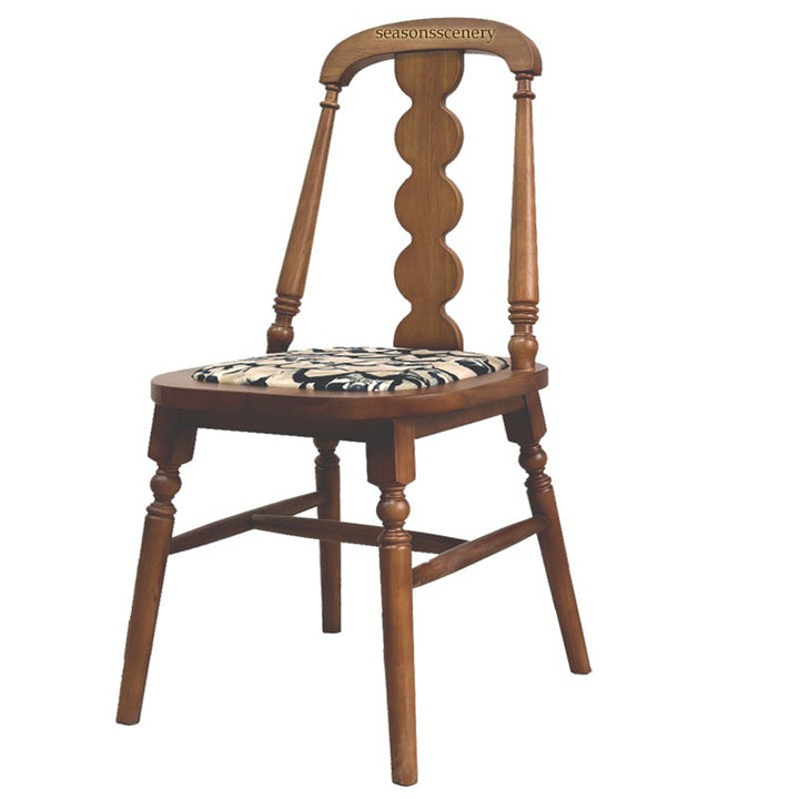 Traditioneller französischer Esszimmerstuhl aus Gummibaumholz mit Stoffleder und quadratischer Perlenrückenlehne für das Esszimmer 