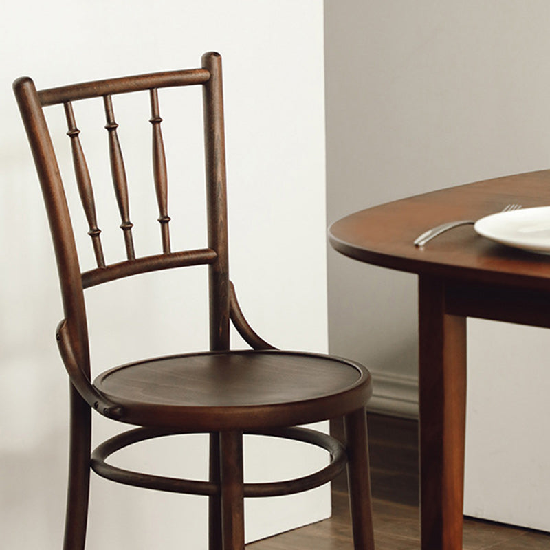 Chaise de salle à manger ronde contemporaine en bois de hêtre et rotin avec dossier et repose-pieds pour salle à manger 
