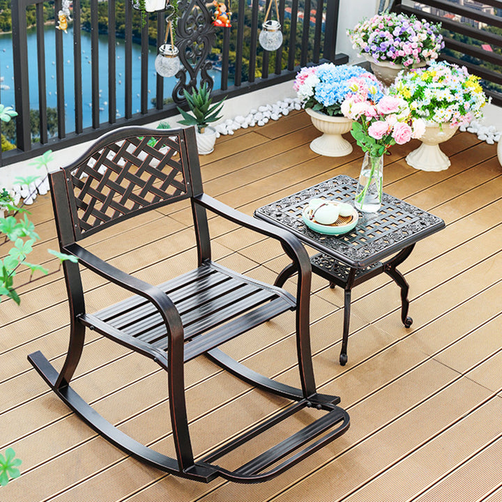 Silla mecedora tradicional europea impermeable de aluminio con patrón floral cuadrado con reposabrazos y reposapiés para patio exterior 