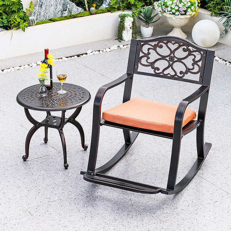 Silla mecedora tradicional europea impermeable de aluminio con patrón floral cuadrado con reposabrazos y reposapiés para patio exterior 