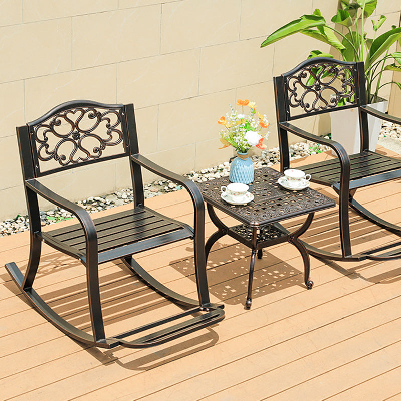 Silla mecedora tradicional europea impermeable de aluminio con patrón floral cuadrado con reposabrazos y reposapiés para patio exterior 