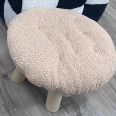Taburete bajo redondo tipo cookie de madera y tela sherpa de estilo escandinavo contemporáneo con diseño apilable para sala de estar 