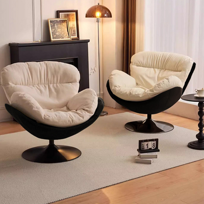 Chaise de salon pivotante avec dossier en cuir nordique contemporain à gratter pour chat, métal, base ronde incurvée pour salon 