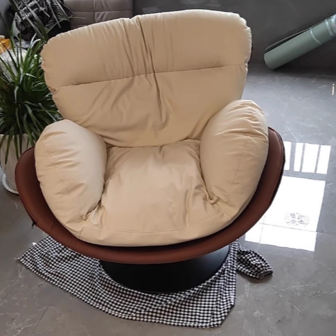 Chaise de salon pivotante avec dossier en cuir nordique contemporain à gratter pour chat, métal, base ronde incurvée pour salon 