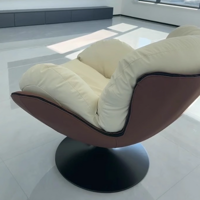 Chaise de salon pivotante avec dossier en cuir nordique contemporain à gratter pour chat, métal, base ronde incurvée pour salon 