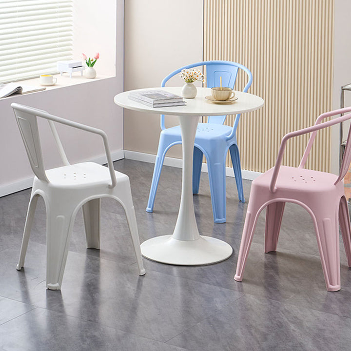 Moderner minimalistischer gebogener rechteckiger PP-Esszimmerstuhl Rückenlehne ohne Armlehnen für Esszimmer 