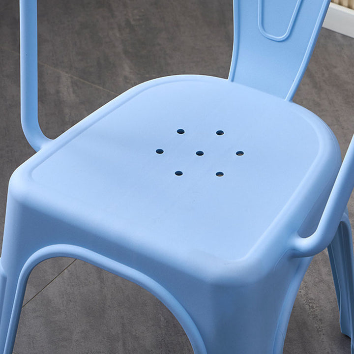Moderner minimalistischer gebogener rechteckiger PP-Esszimmerstuhl Rückenlehne ohne Armlehnen für Esszimmer 