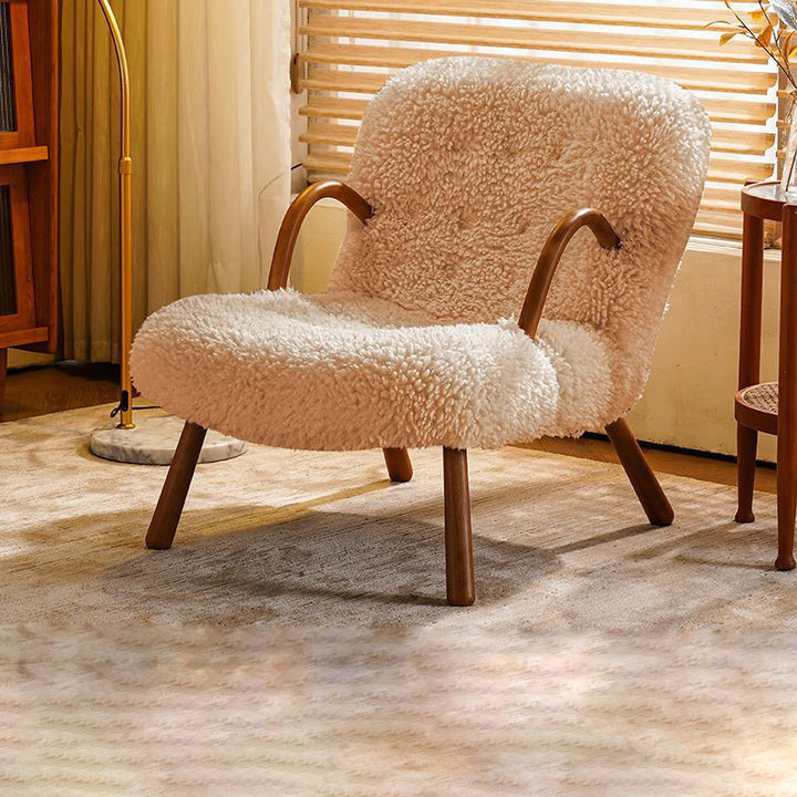 Moderner minimalistischer Akzentstuhl in rechteckiger Form aus Sherpa-Stoff und Massivholz mit Rückenlehne und Armlehnen für das Wohnzimmer 