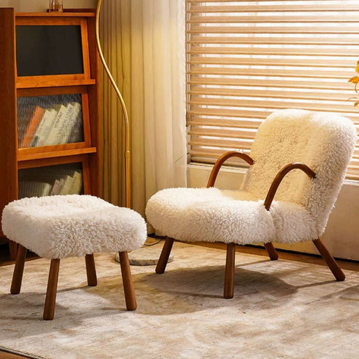 Moderner minimalistischer Akzentstuhl in rechteckiger Form aus Sherpa-Stoff und Massivholz mit Rückenlehne und Armlehnen für das Wohnzimmer 