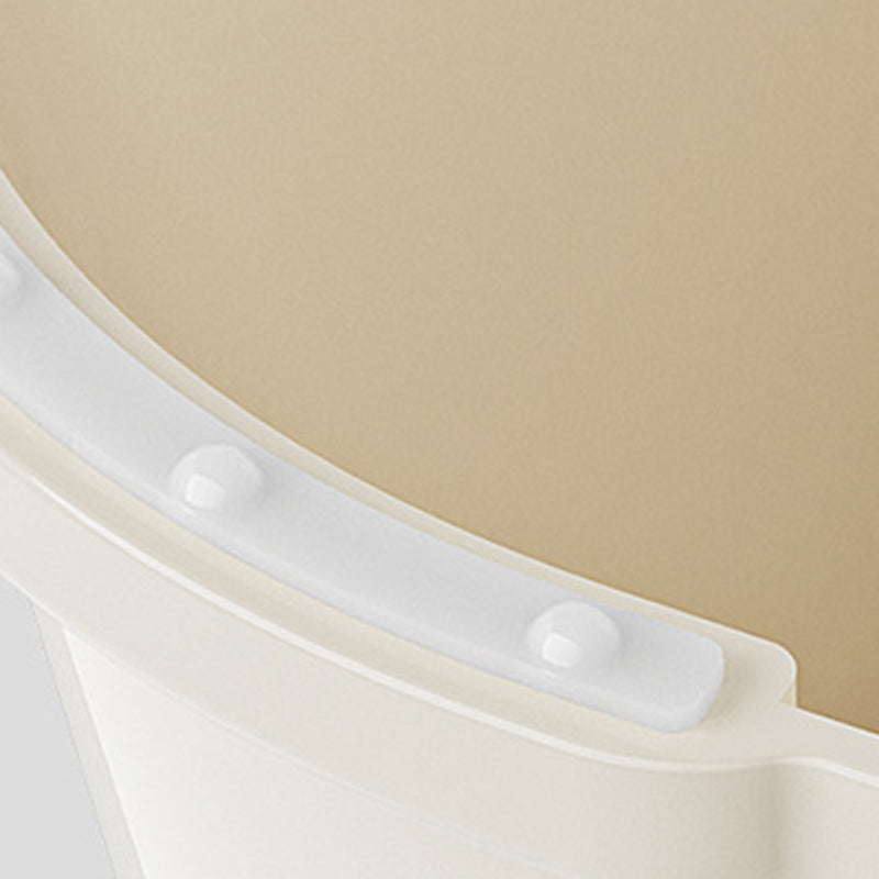 Moderno taburete bajo infantil minimalista curvado de PET con respaldo y reposabrazos para sala de estar 