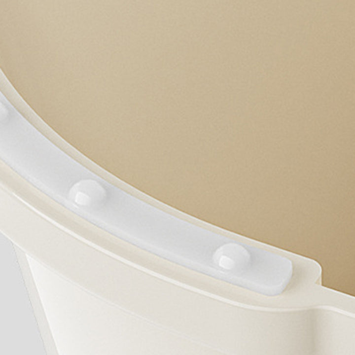 Moderno taburete bajo infantil minimalista curvado de PET con respaldo y reposabrazos para sala de estar 