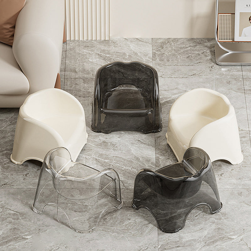 Moderno taburete bajo infantil minimalista curvado de PET con respaldo y reposabrazos para sala de estar 