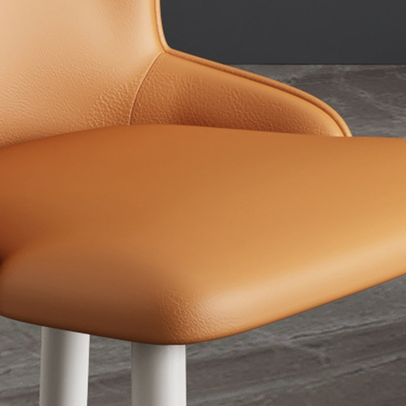 Silla de comedor de acero al carbono con respaldo tapizado en cuero artificial rectangular cuadrado nórdico contemporáneo para comedor 