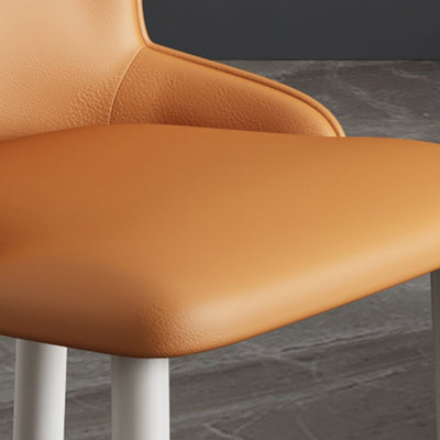 Silla de comedor de acero al carbono con respaldo tapizado en cuero artificial rectangular cuadrado nórdico contemporáneo para comedor 