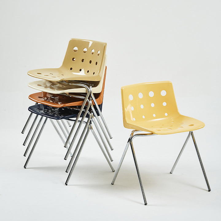 Silla de comedor contemporánea y creativa con respaldo de plástico PP y estructura de hierro en forma rectangular de queso para comedor 