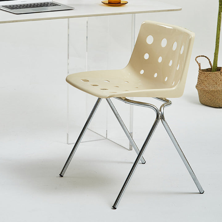 Silla de comedor contemporánea y creativa con respaldo de plástico PP y estructura de hierro en forma rectangular de queso para comedor 