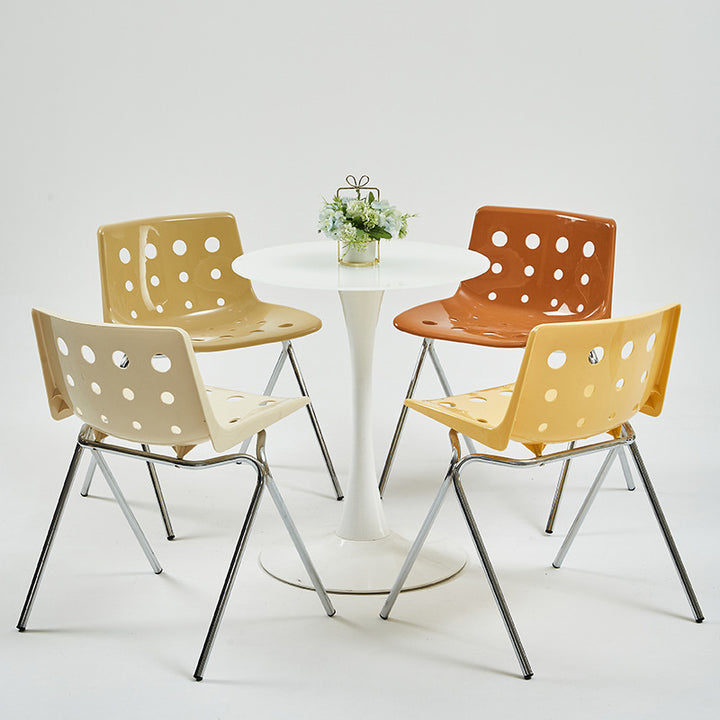 Silla de comedor contemporánea y creativa con respaldo de plástico PP y estructura de hierro en forma rectangular de queso para comedor 