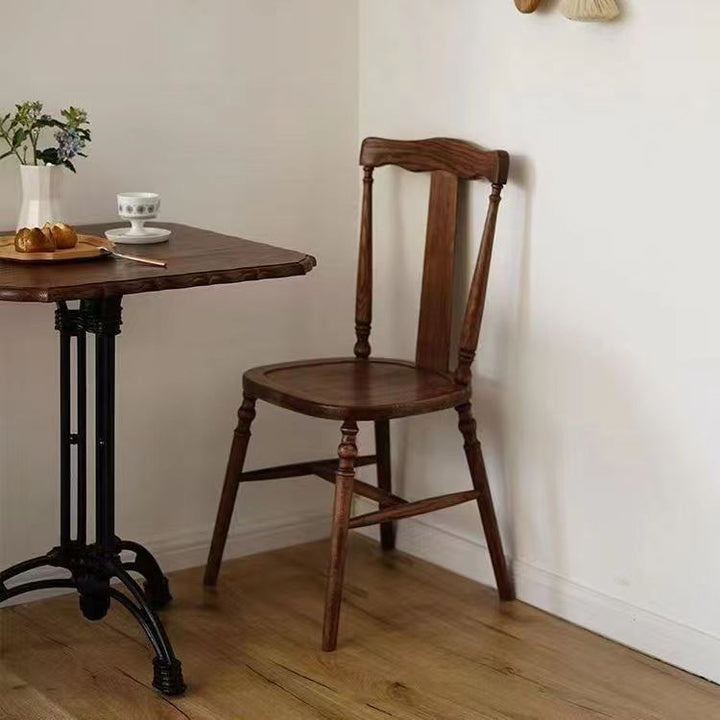Chaise de salle à manger rétro traditionnelle en bois carré avec dossier en rotin 