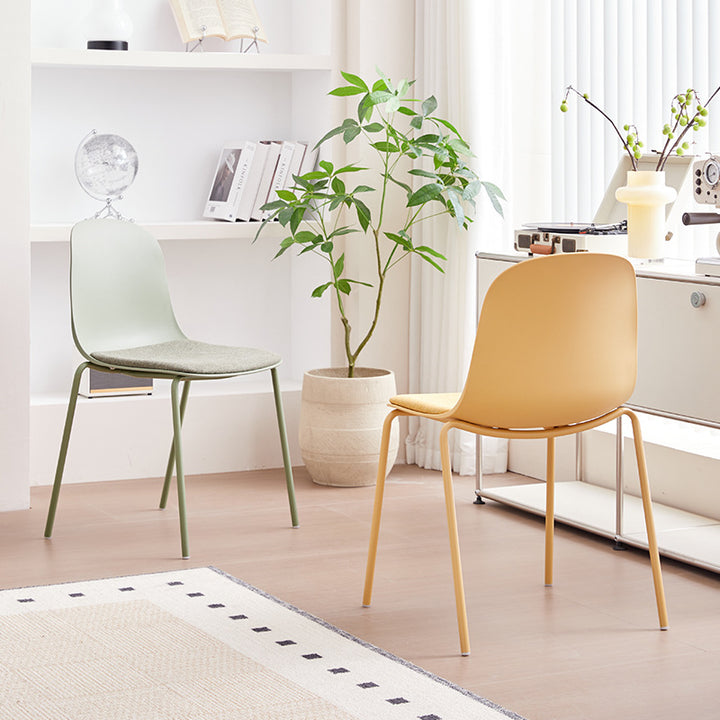 Chaise de salle à manger en plastique carrée minimaliste moderne avec dossier pour salle à manger 