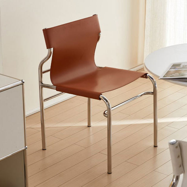 Moderner minimalistischer Esszimmerstuhl mit rechteckiger Form aus Kunstsattelleder und Edelstahlrahmen für das Esszimmer 