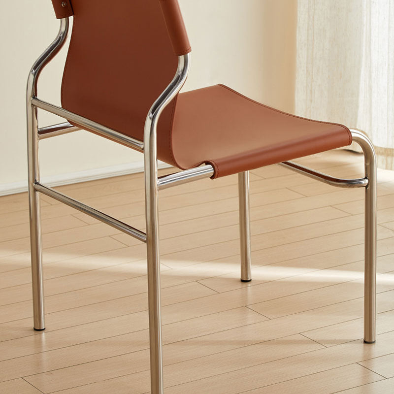 Moderner minimalistischer Esszimmerstuhl mit rechteckiger Form aus Kunstsattelleder und Edelstahlrahmen für das Esszimmer 