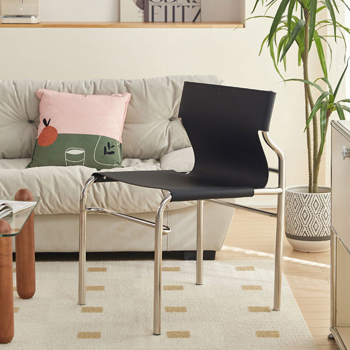 Moderner minimalistischer Esszimmerstuhl mit rechteckiger Form aus Kunstsattelleder und Edelstahlrahmen für das Esszimmer 