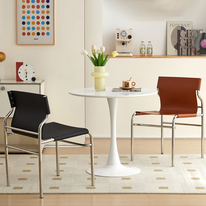 Moderner minimalistischer Esszimmerstuhl mit rechteckiger Form aus Kunstsattelleder und Edelstahlrahmen für das Esszimmer 
