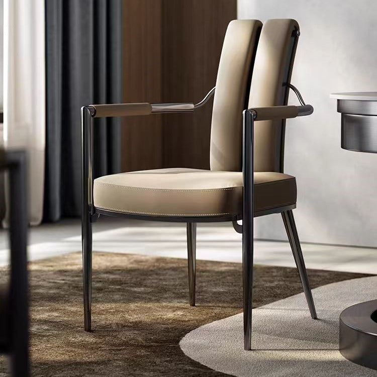 Zeitgenössischer nordischer quadratischer gepolsterter Mikrofaser-Leder-Edelstahl-Esszimmerstuhl Rückenlehne für Esszimmer 