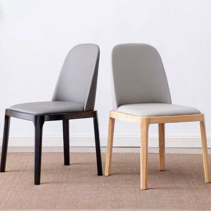 Moderner nordischer quadratischer Esszimmerstuhl mit Polsterung aus Mikrofaserleder, Rückenlehne aus Kautschukholz, für das Wohnzimmer 
