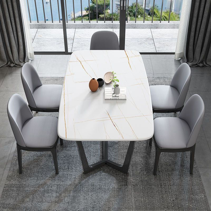 Moderner nordischer quadratischer Esszimmerstuhl mit Polsterung aus Mikrofaserleder, Rückenlehne aus Kautschukholz, für das Wohnzimmer 